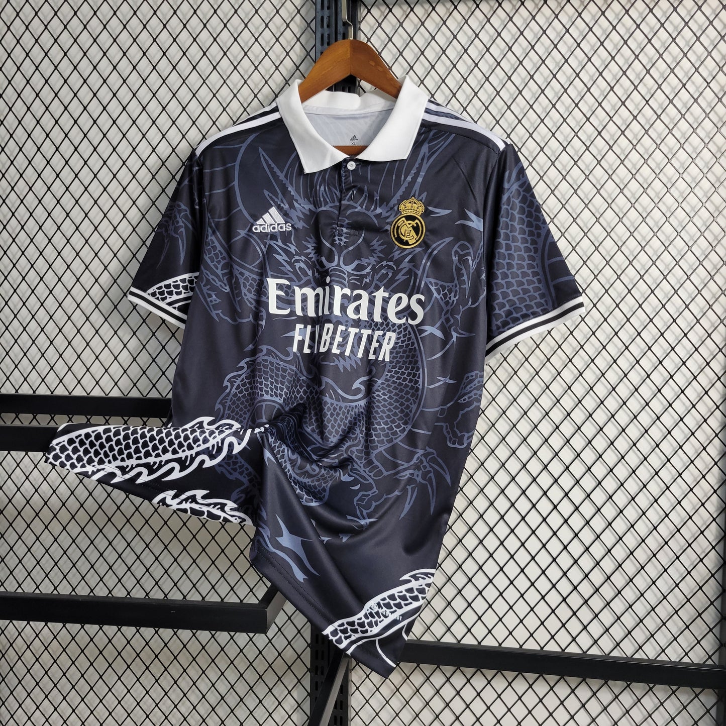 Real Madrid Dragón Negro Edición Especial 23/24